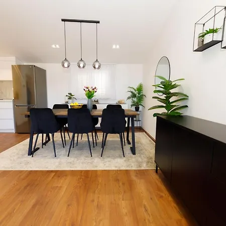 Blue Star - Sea View In Town Centre Apartment *