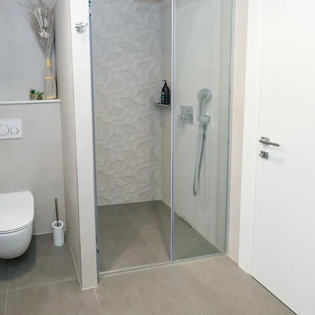 Blue Star - Sea View In Town Centre Apartment *