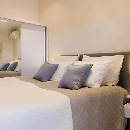 Blue Star - Sea View In Town Centre Lejlighed Makarska